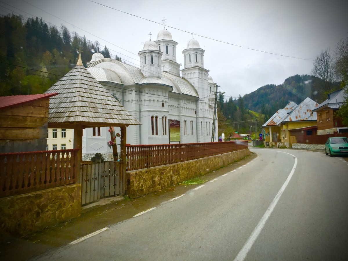 Vita kyrkor i Rumänska Transylvanien.