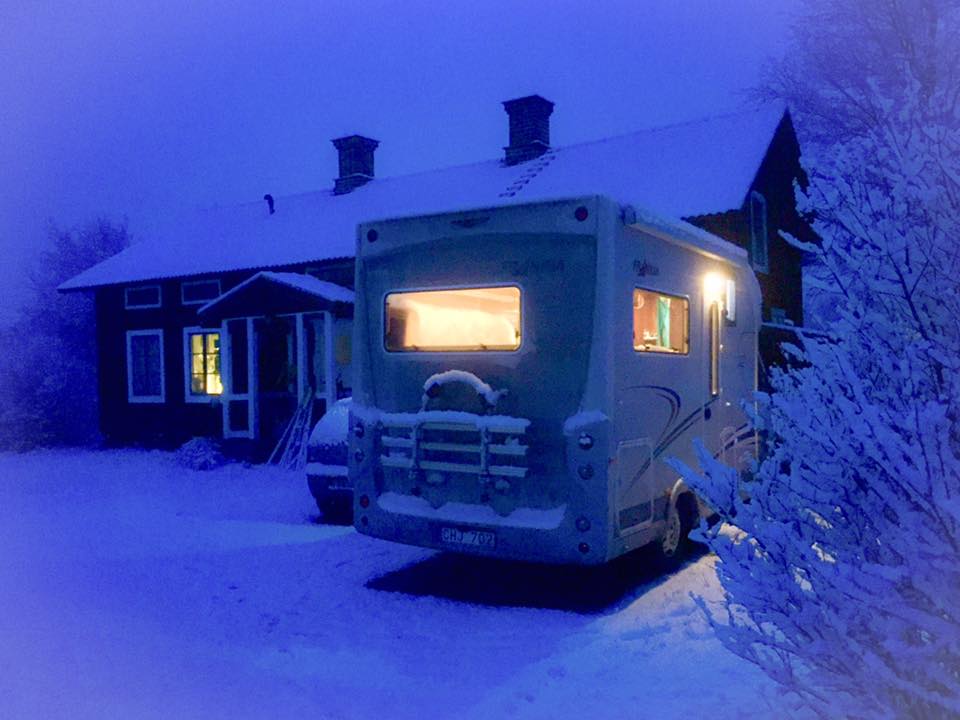 Mobile home, in winter