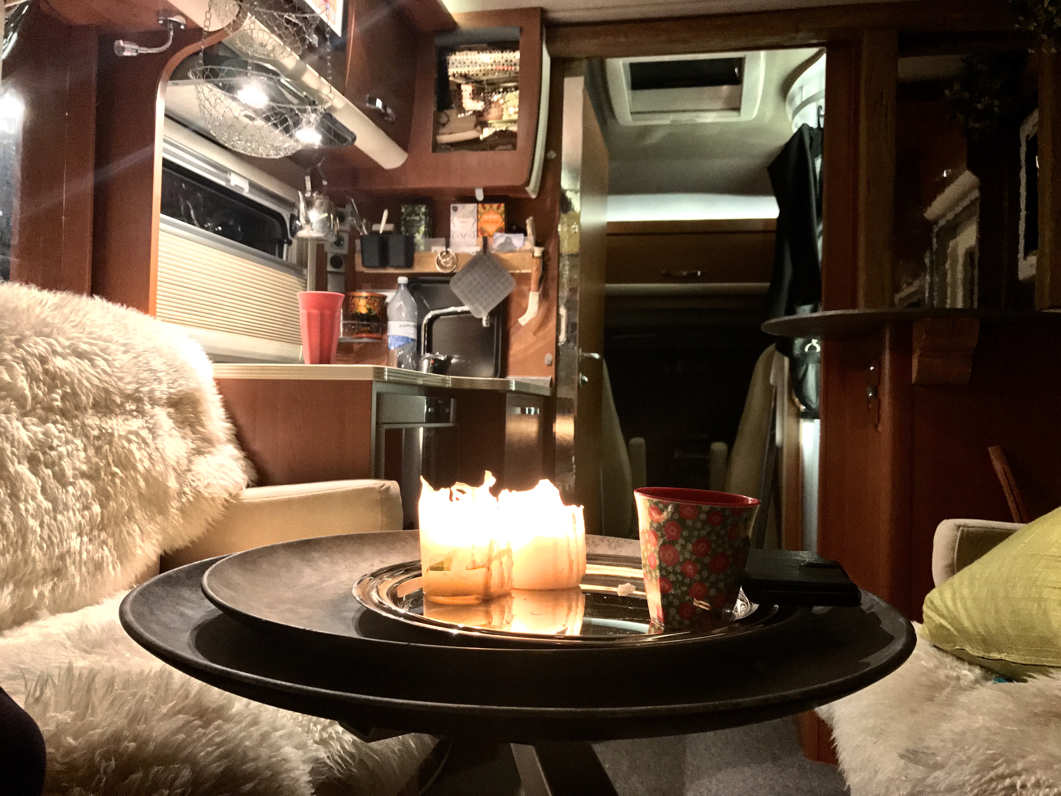 Mobile home interieur at night